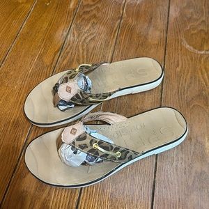 Sperry leopard sequin flip flops sandals